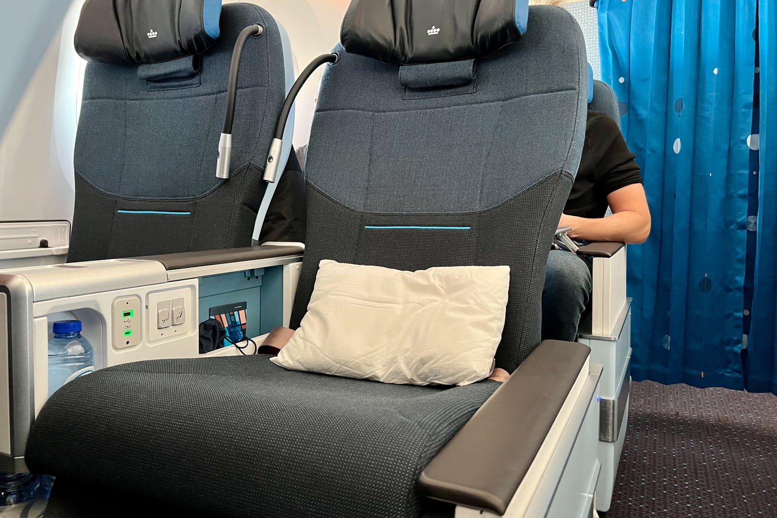 KLM Boeing 787-10 Premium Comfort Economy