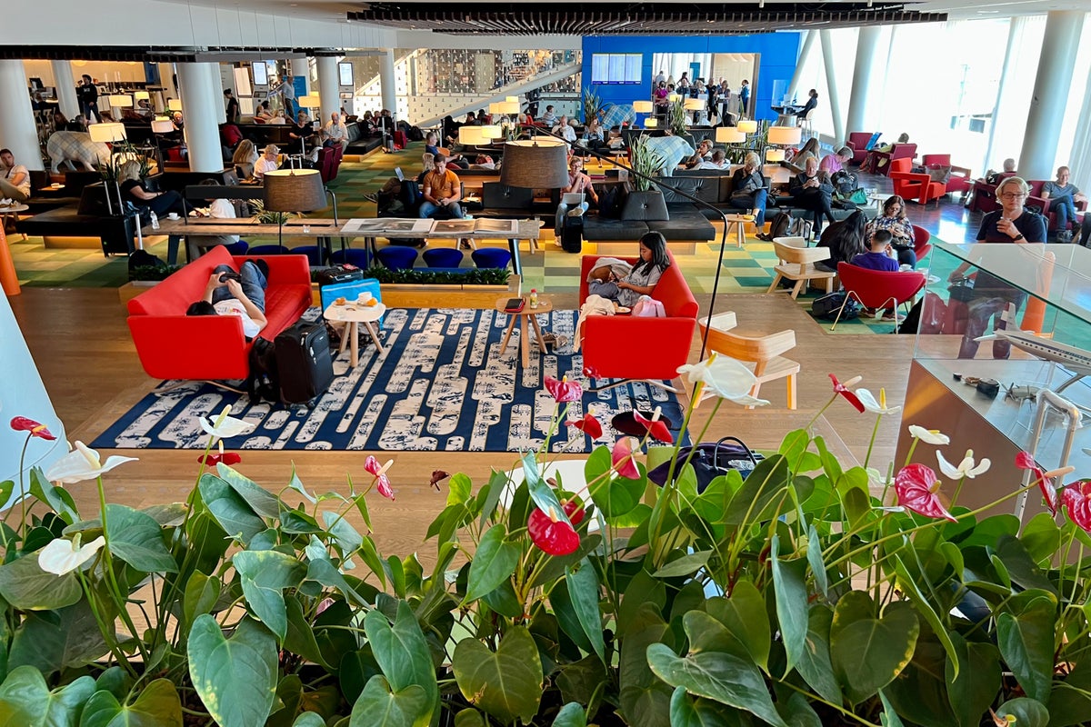 Reviewing KLM’s new premium economy cabin on the inaugural flight The