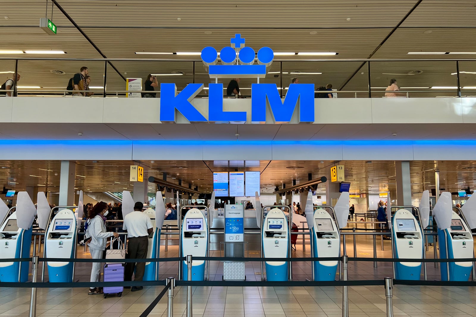 Review KLM’s new Premium Comfort cabin on the Boeing 78710 Dreamliner
