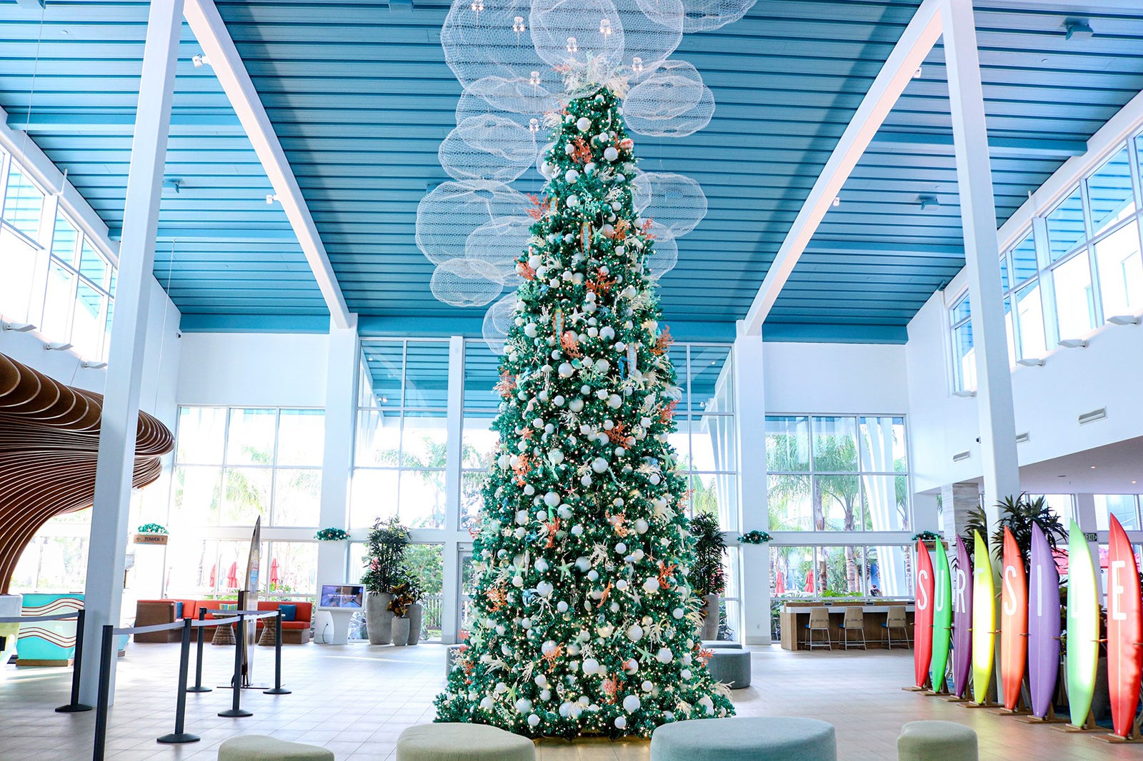 Universal Orlando Resort_Endless Summer Christmas Tree_Facebook
