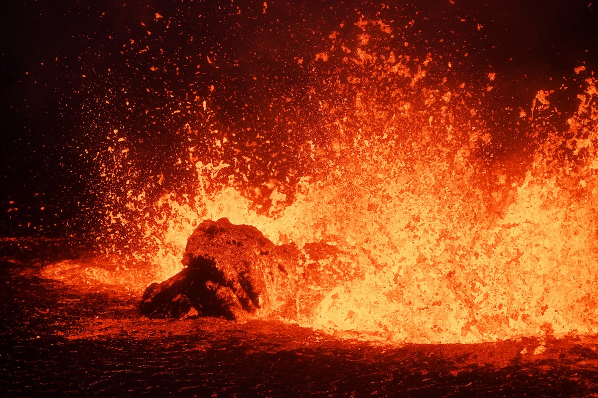 Iceland volcano eruption: Safety steps to take if you're visiting - The ...