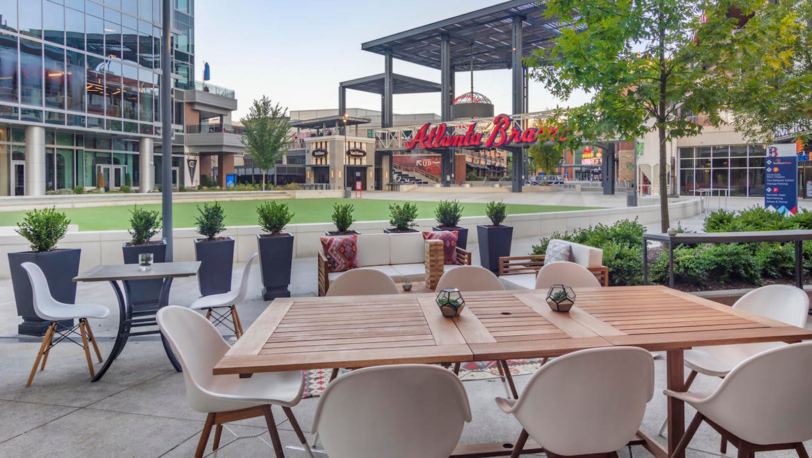 Hotels Near Baseball Stadiums Offering A Home Run Stay On Game Day   Omni Atlanta Patio 