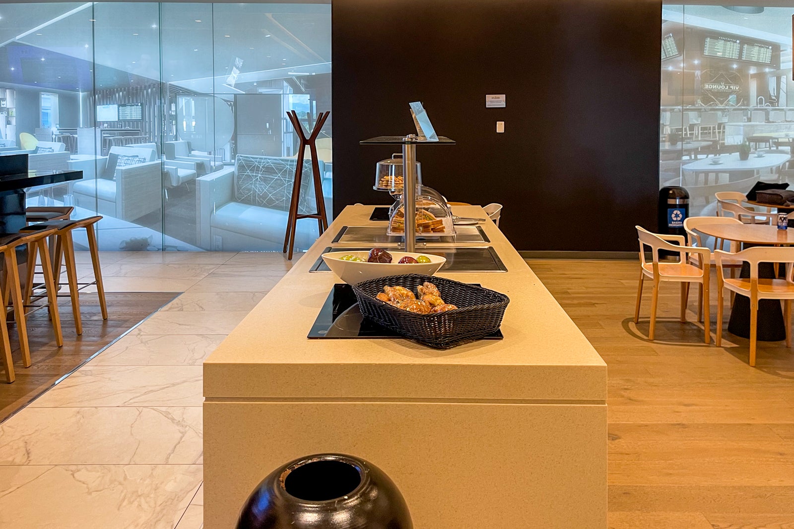 United Airbus A320 business class review - The Points Guy