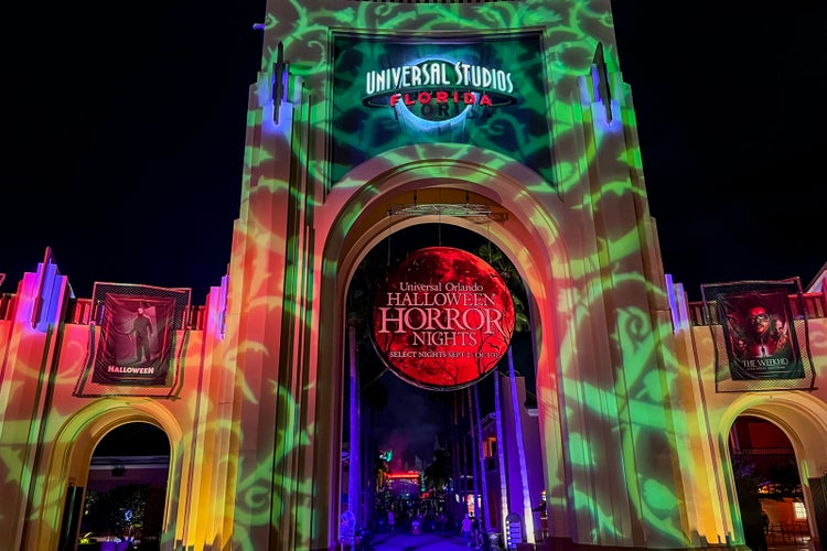 Theme park Halloween celebrations: Trick-or-treating, haunted houses ...