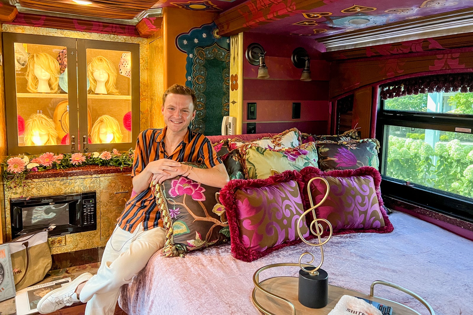 My ‘9 to 5’ sent me to sleep in Dolly Parton’s 10,000 tour bus suite