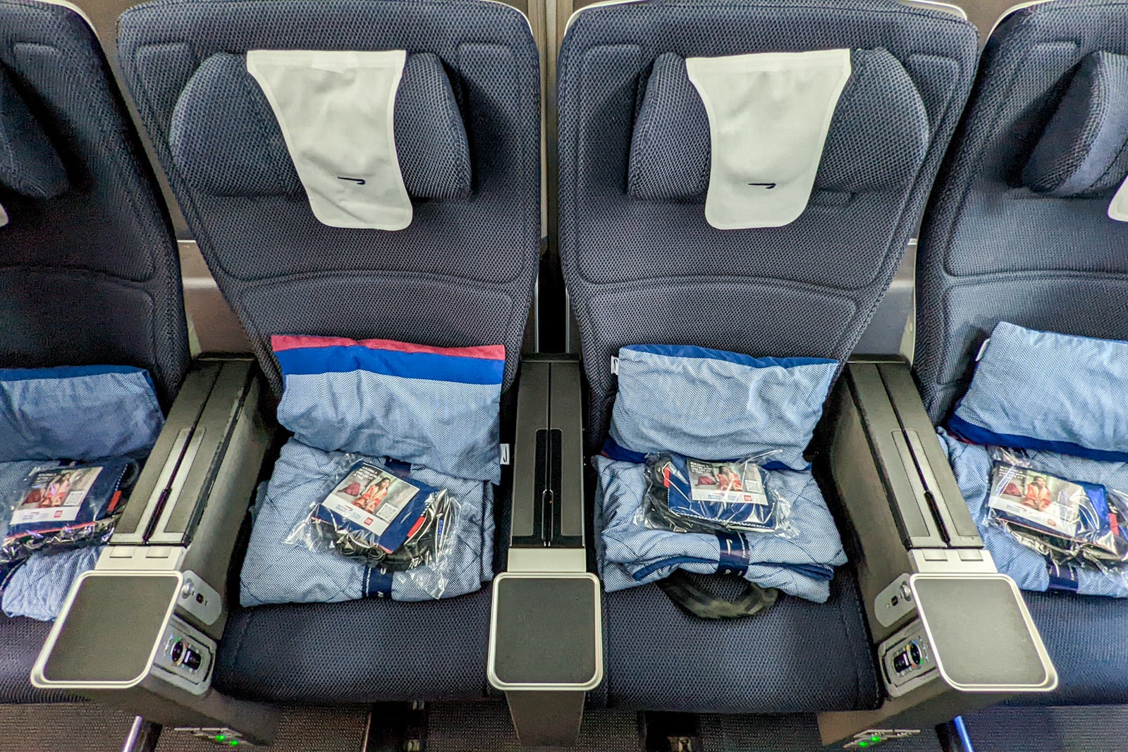 british airways world traveller details