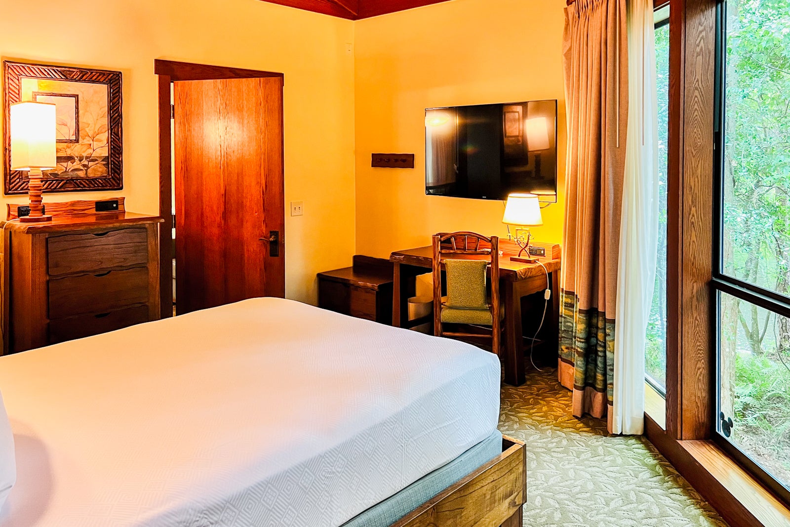 A hidden gem in plain sight What it's like at Disney World's Treehouse