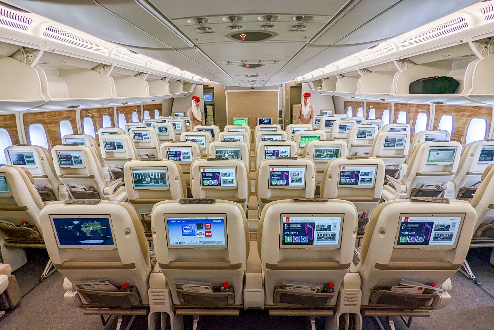 Hot Cabin, Cold Service: LOT Premium Economy (787-8) From Chicago to Warsaw  - The Points Guy