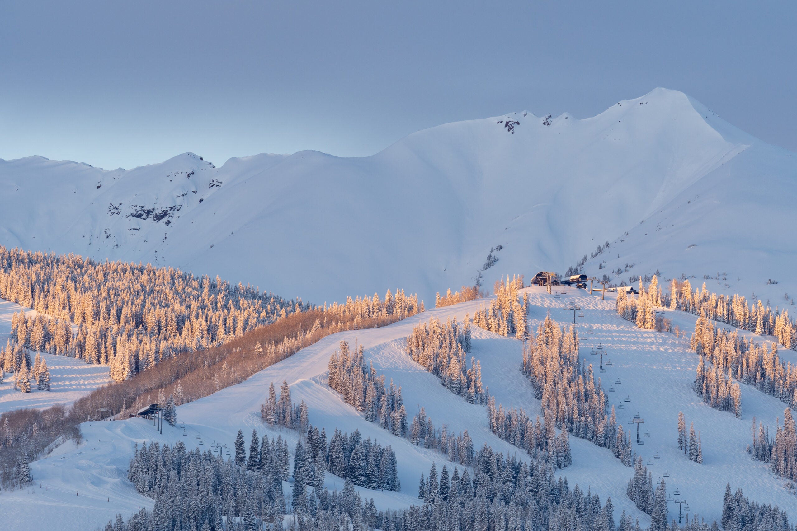 NY Ski Resort's Snowmaking Roars Back To Life - Powder