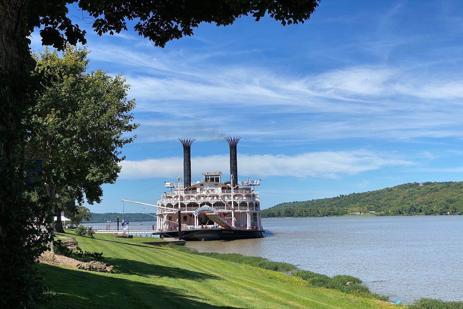 Rollin' on the river: American Queen steamboat brings river cruising back  to the mighty Mississippi - Deseret News