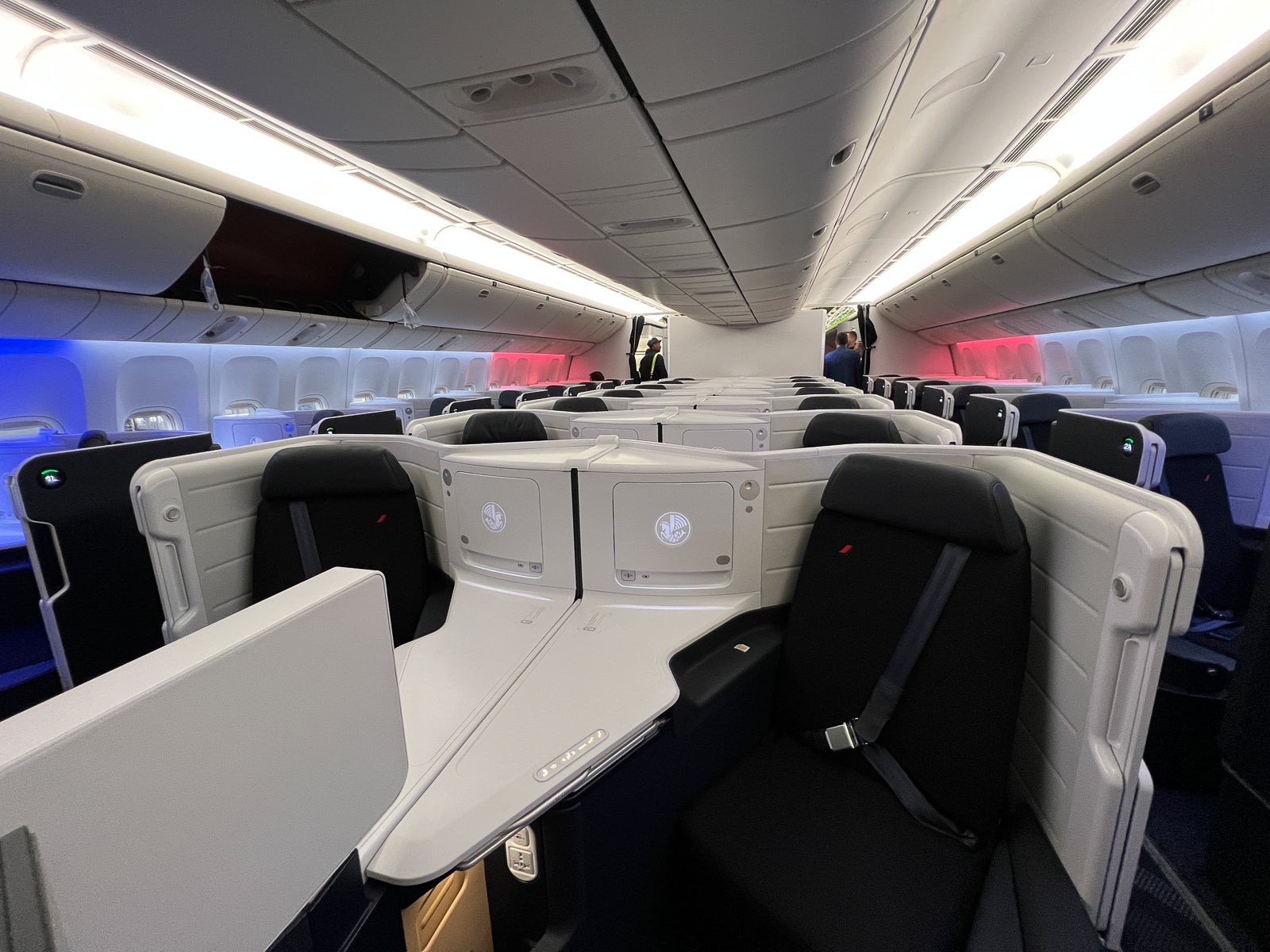 Doors, wireless charging and 4K video: A first look at Air France's new Boeing 7..