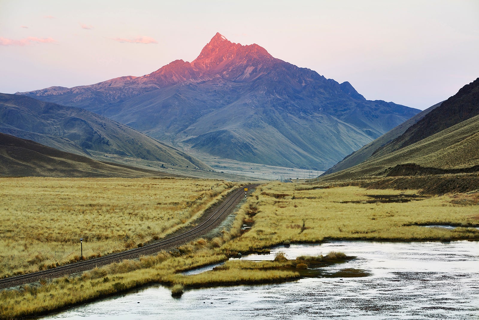 Andean Explorer mountains_Richard James Taylor