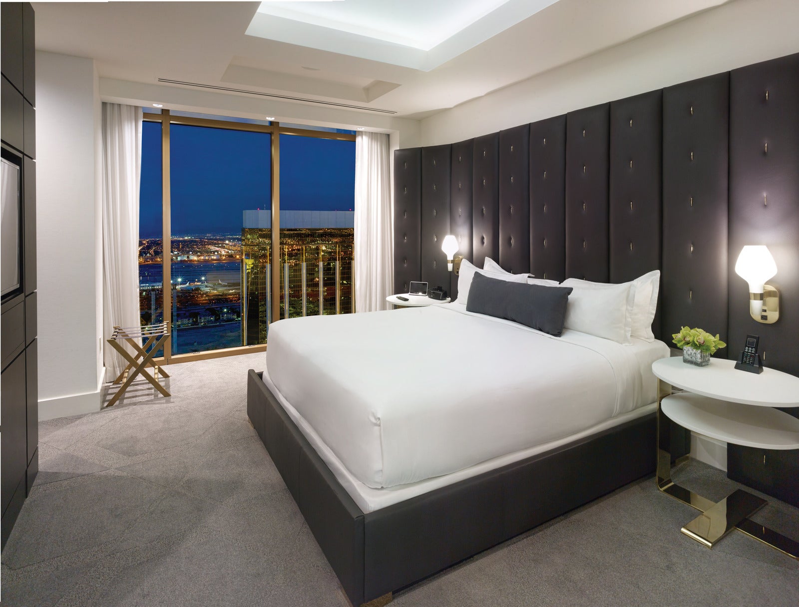Mandalay Bay Rewards Guide: Free Rooms & Perks in Las Vegas