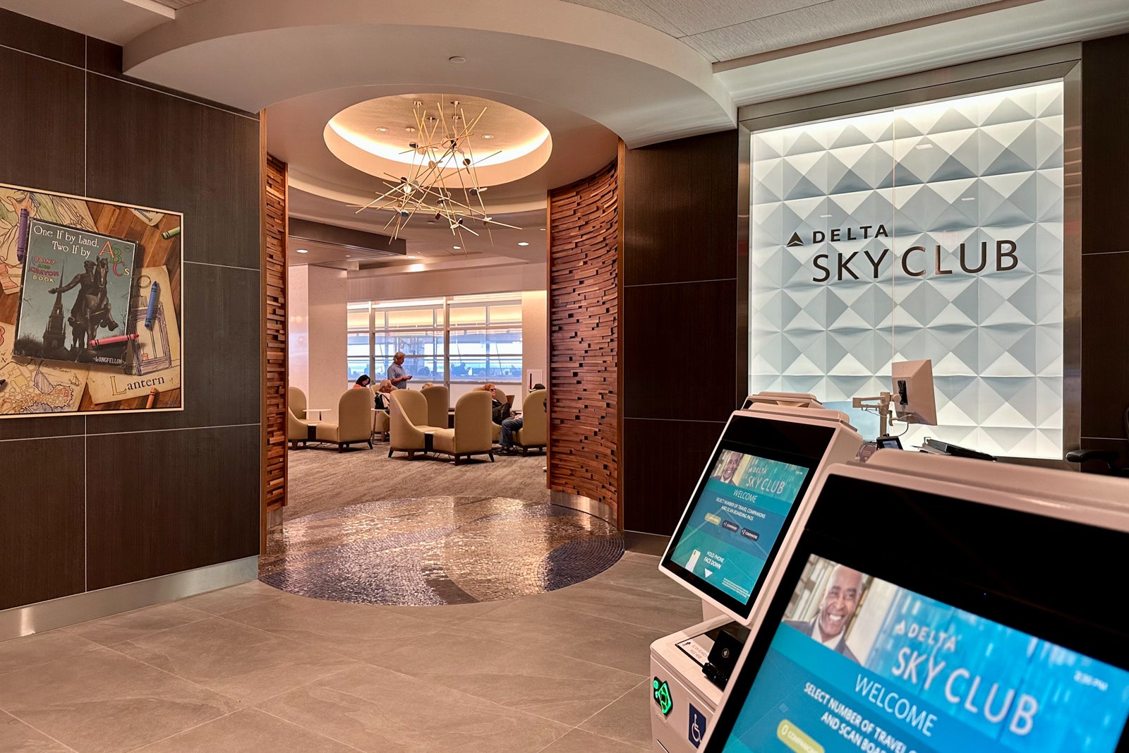 A First Look at the New Delta Sky Club Lounge in Minneapolis - AFAR