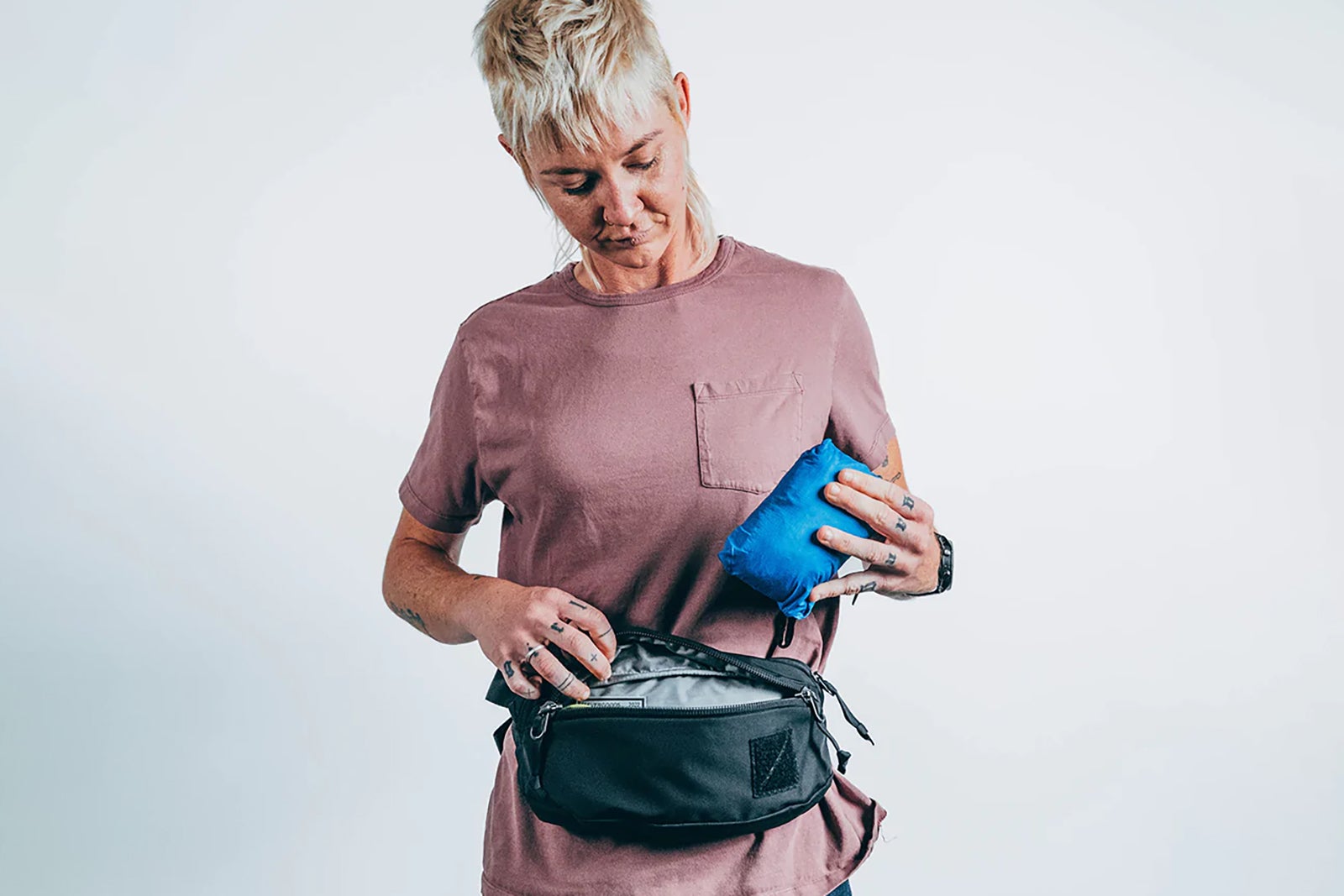 11 Best Fanny Packs in 2022: Comfy, Stylish, Hands-Free Options