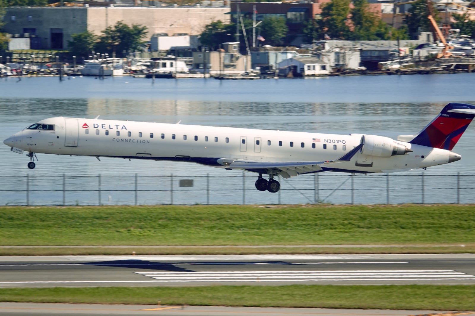 Delta CRJ900