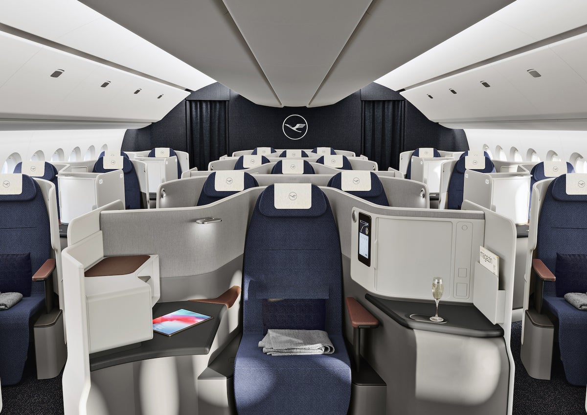 Lufthansas New First Class And Business Class Seats Are Stunning The Points Guy 6647