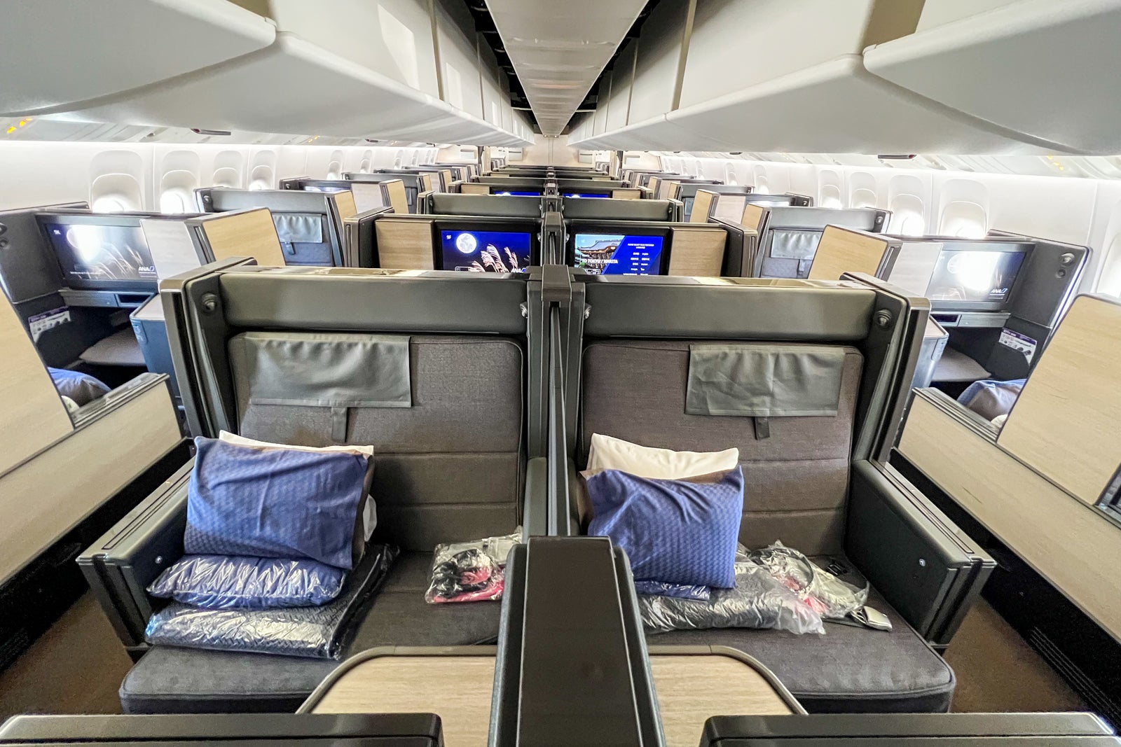 Review All Nippon Airways ANA Business Class B787 8 52 OFF