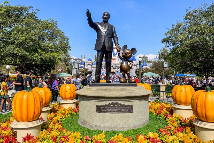Disneyland's newest tour goes inside Walt Disney's apartment The