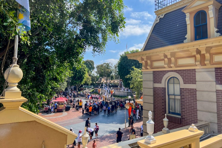 Disneyland's newest tour goes inside Walt Disney's apartment The