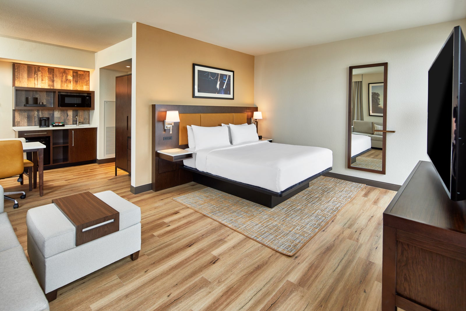 Hilton Just Opened The Country S Biggest And Most Modern Embassy Suites   20221025 EMBASSY SUITES By Hilton Downtown Nashville Embassy Suites By Hilton Nashville Downtown King Studio Bedroom 4 