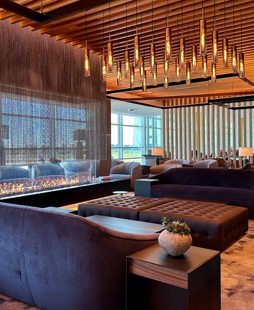 American Airlines Admirals Club access: How you can get into the airport lounge