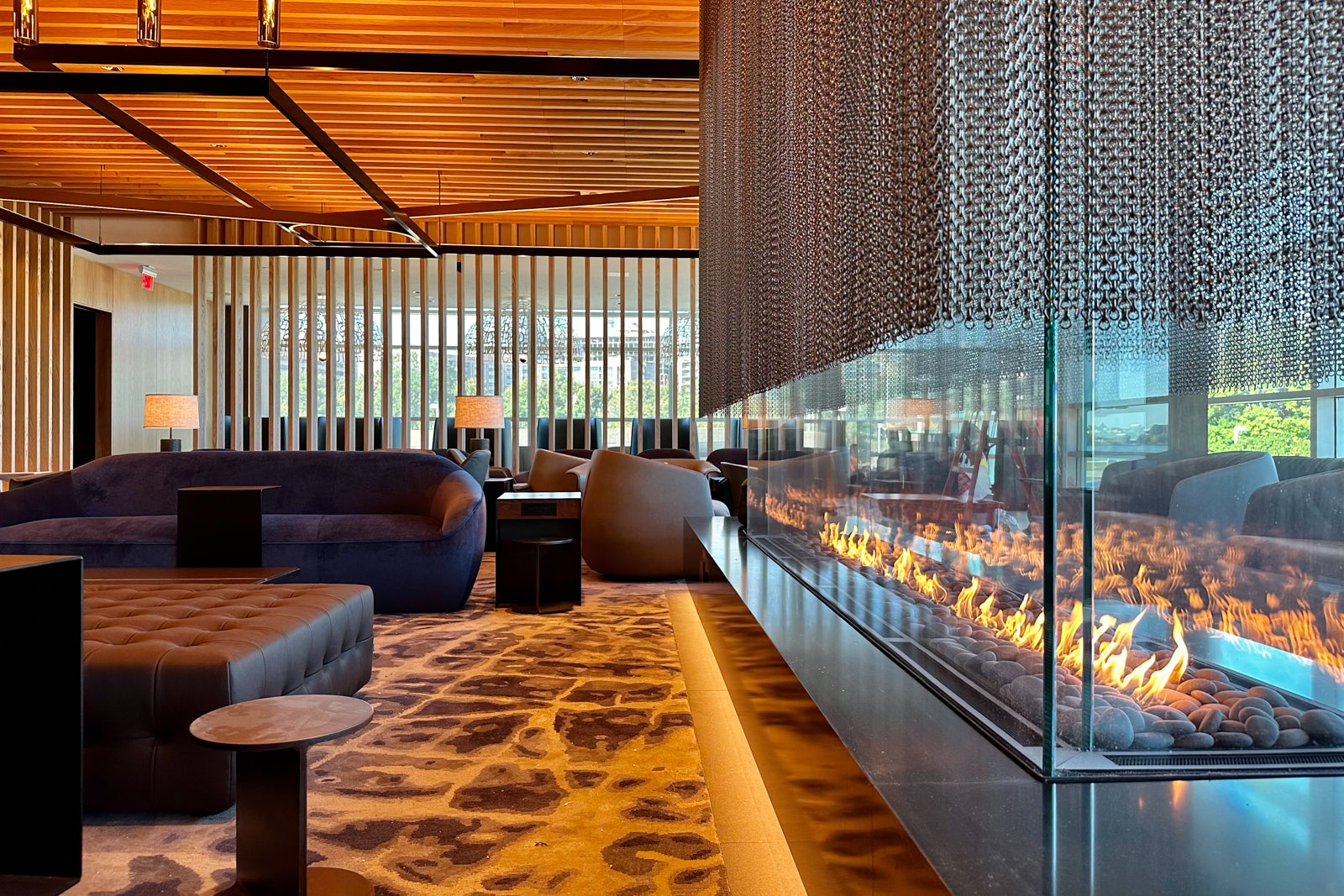Inside American's stunning new DCA Admirals Club, the 1st of its kind