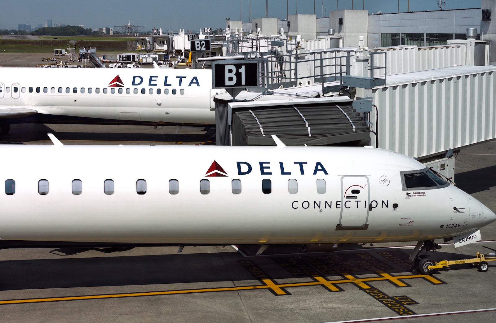 Delta Connection jets in Nashville