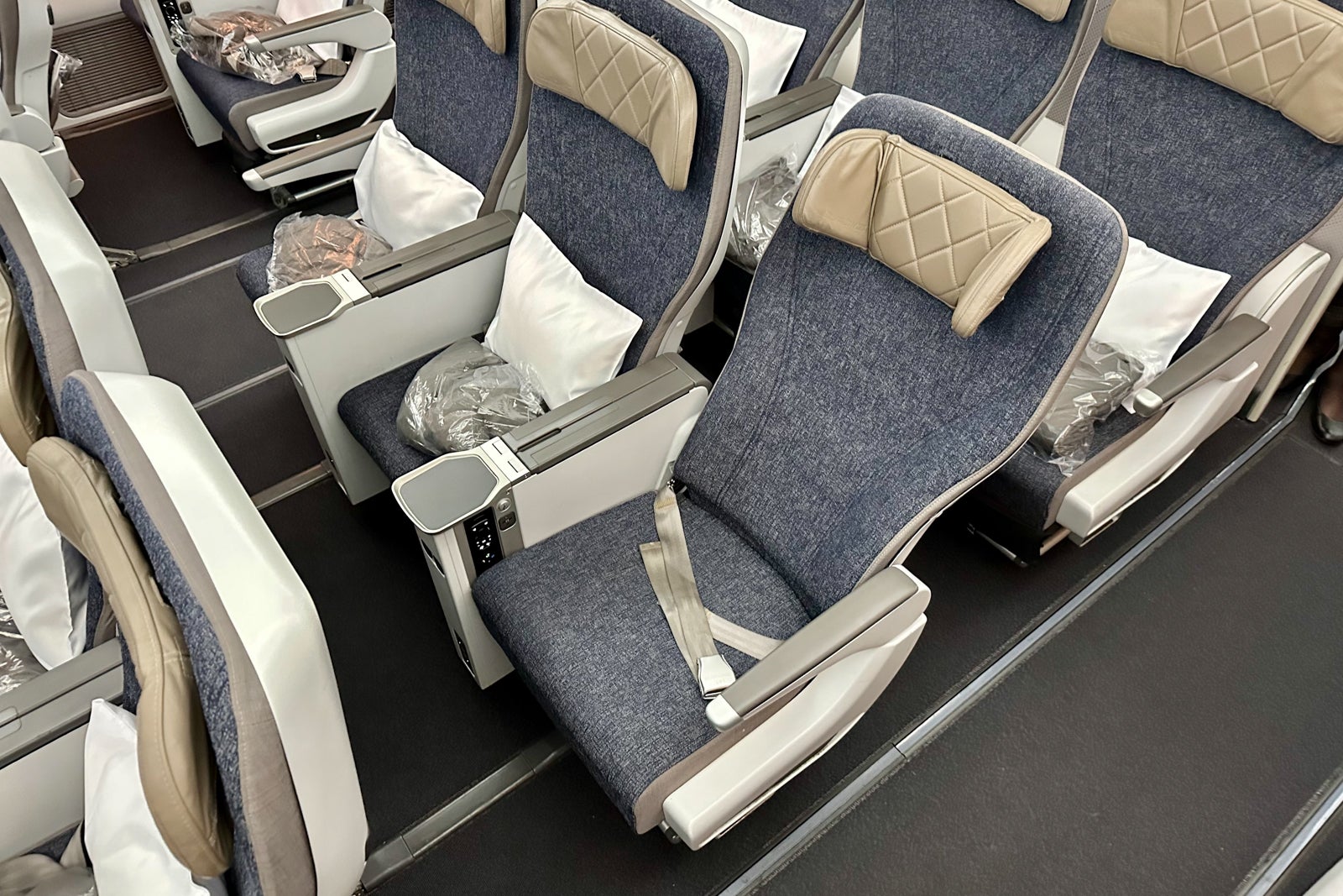 Review: El Al business class on the 787 Dreamliner to Dubai - The ...