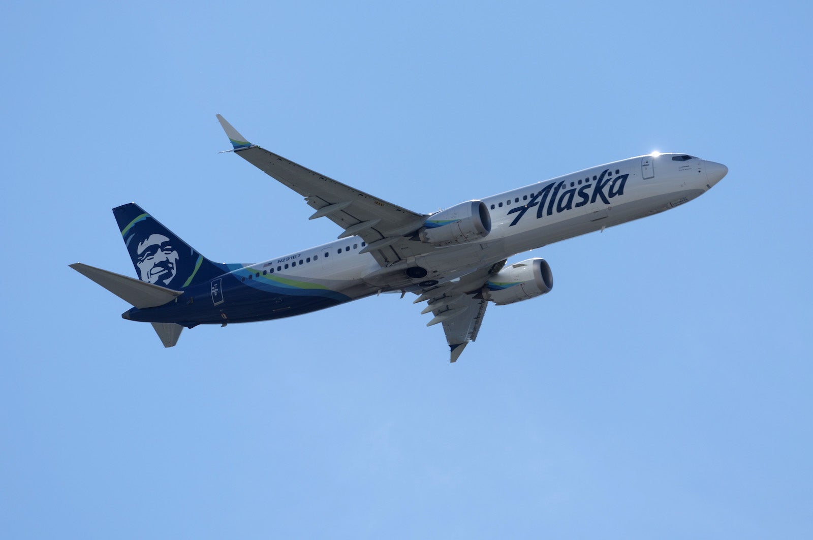 An Alaska Airlines plane taking off