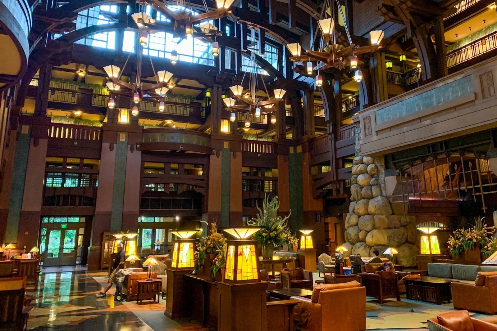 The best Disneyland hotels in 2024 - VoyageAround