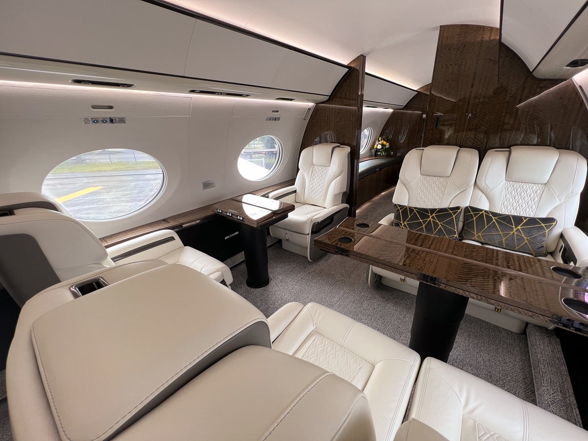 A look inside Gulfstream's awe-inspiring $75 million G700 private jet ...