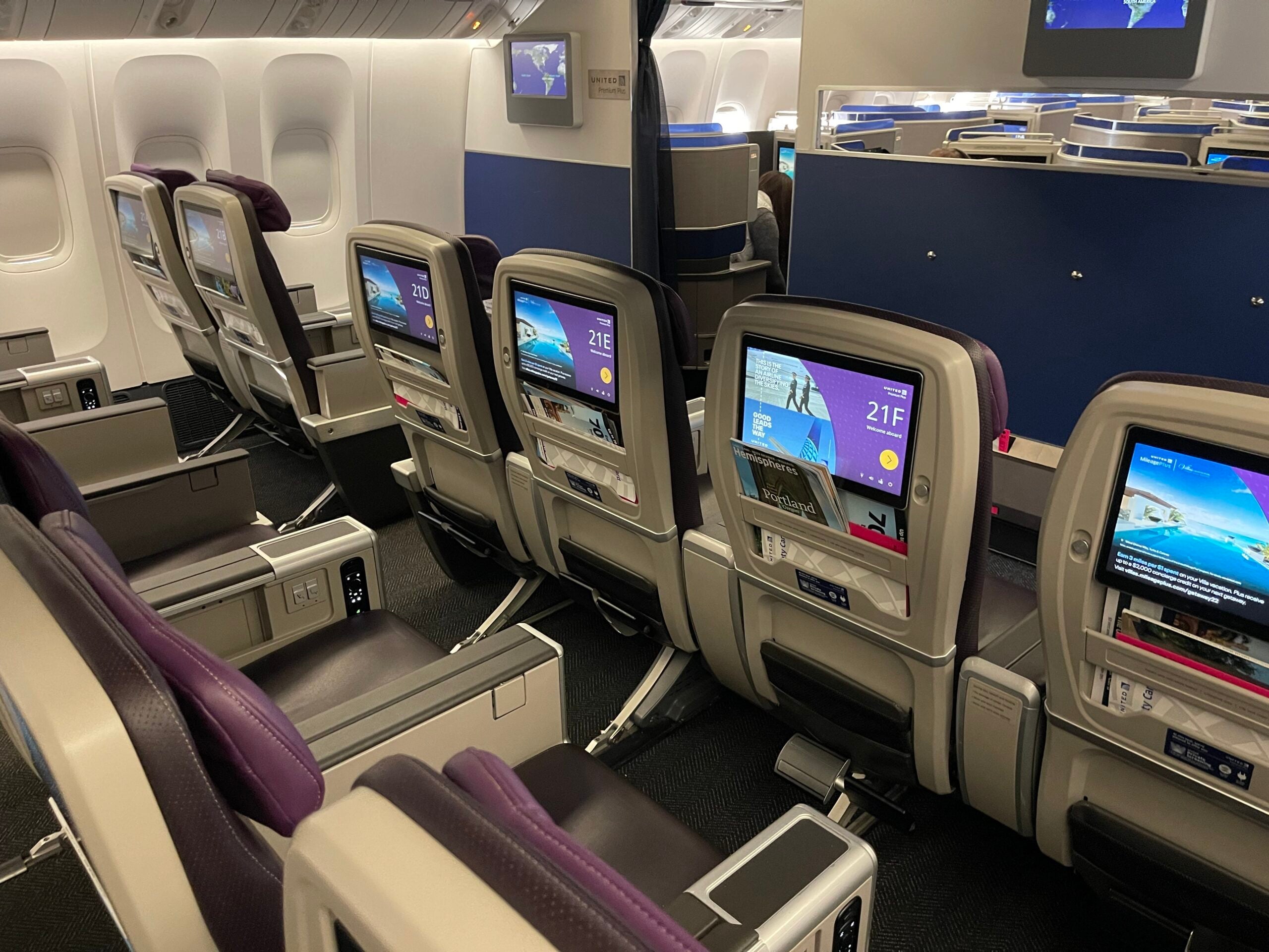 Flying on United Airlines' Premium New York-California Route; Review