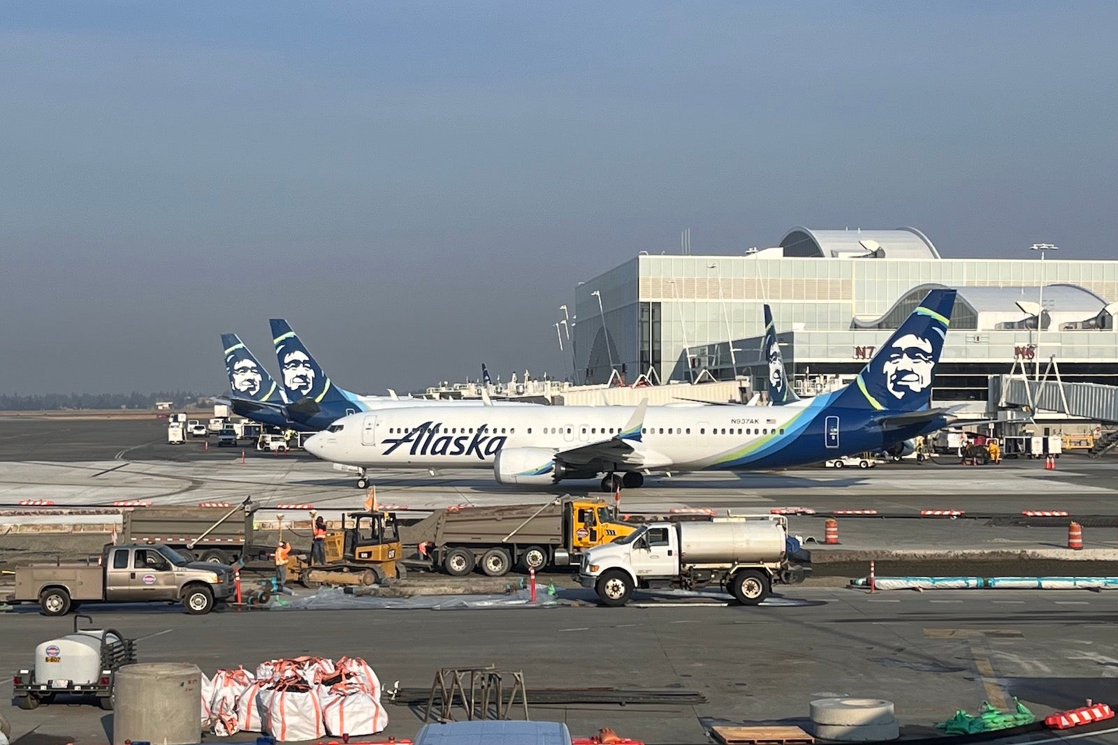 Alaska Mileage Plan top-tier members get intriguing choice of perks for 2023