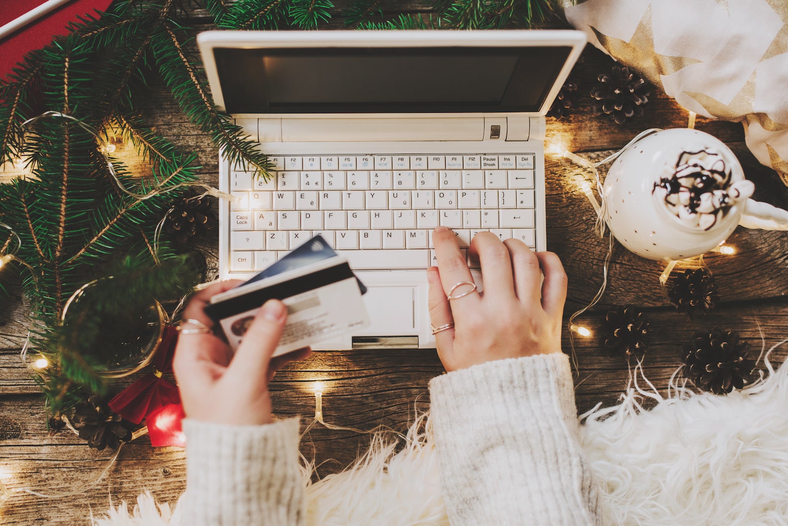 3 things to consider for your holiday shopping credit card strategy
