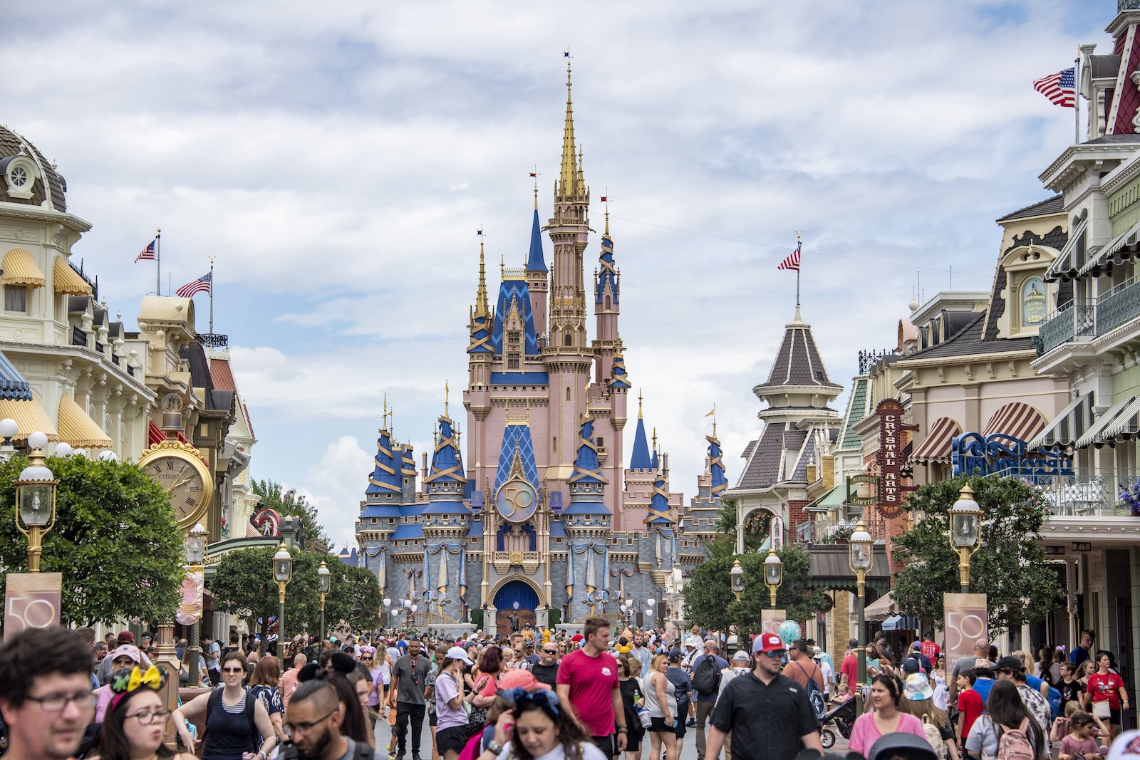 Comparing Disney World to Other US Theme Parks: Cost, Reviews, Photos