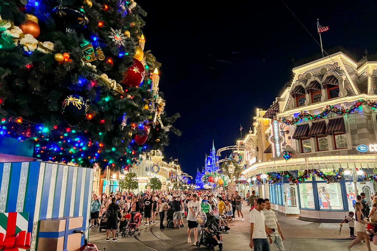 Guide To Visiting Disney World At Christmas In 2024 - The Points Guy