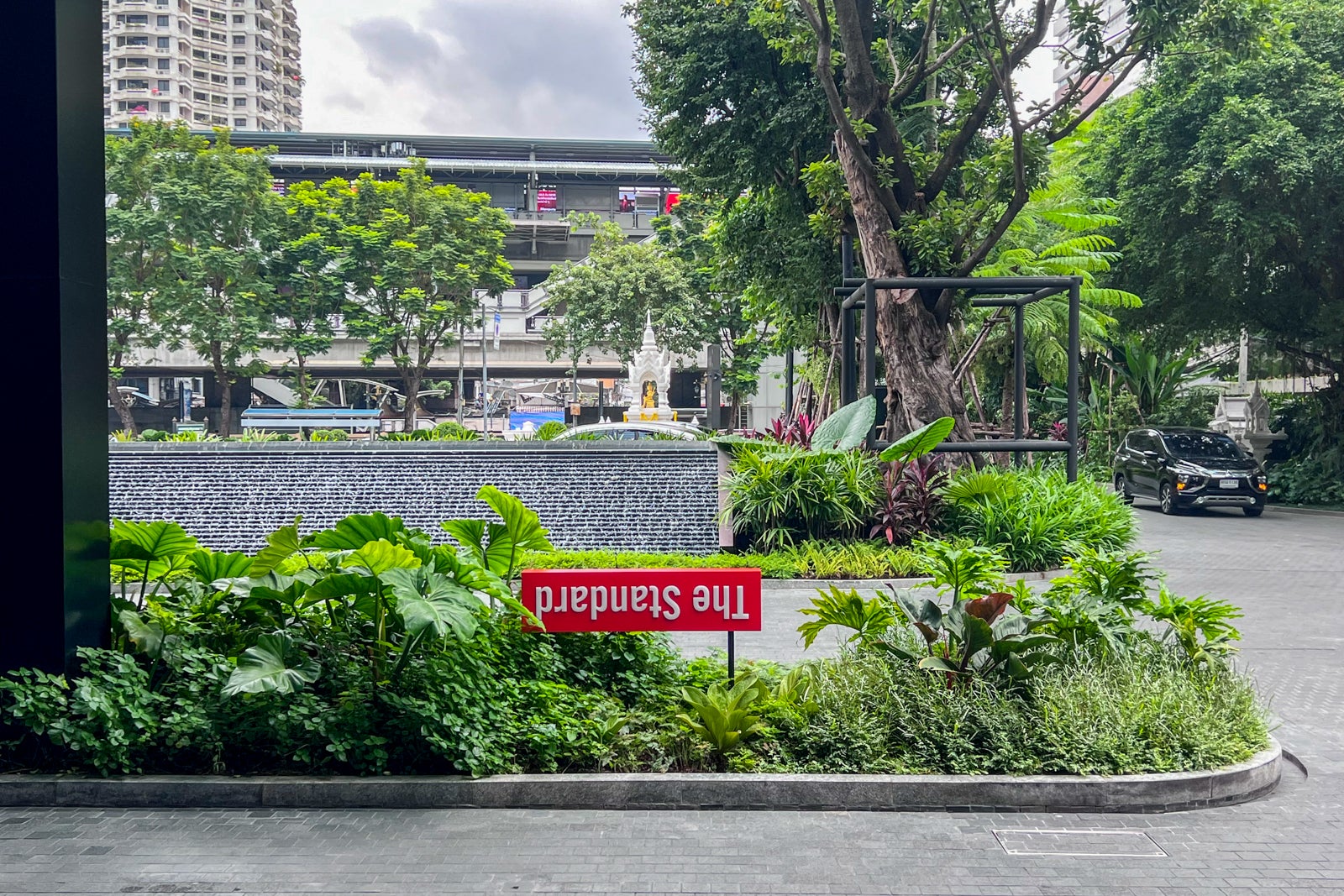 A hip gem within the coronary heart of a enterprise district: My keep on the Customary Bangkok
