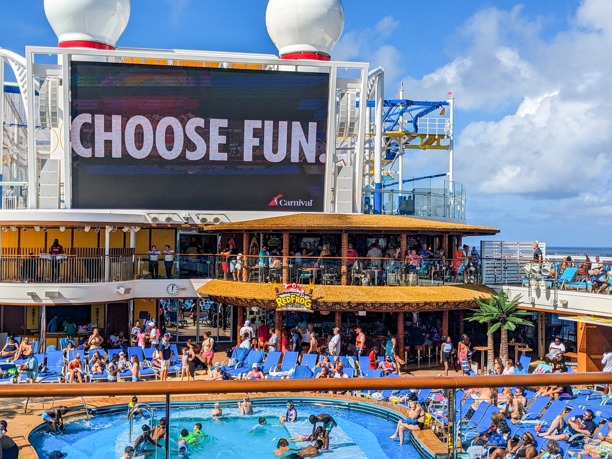 carnival cruise line tips