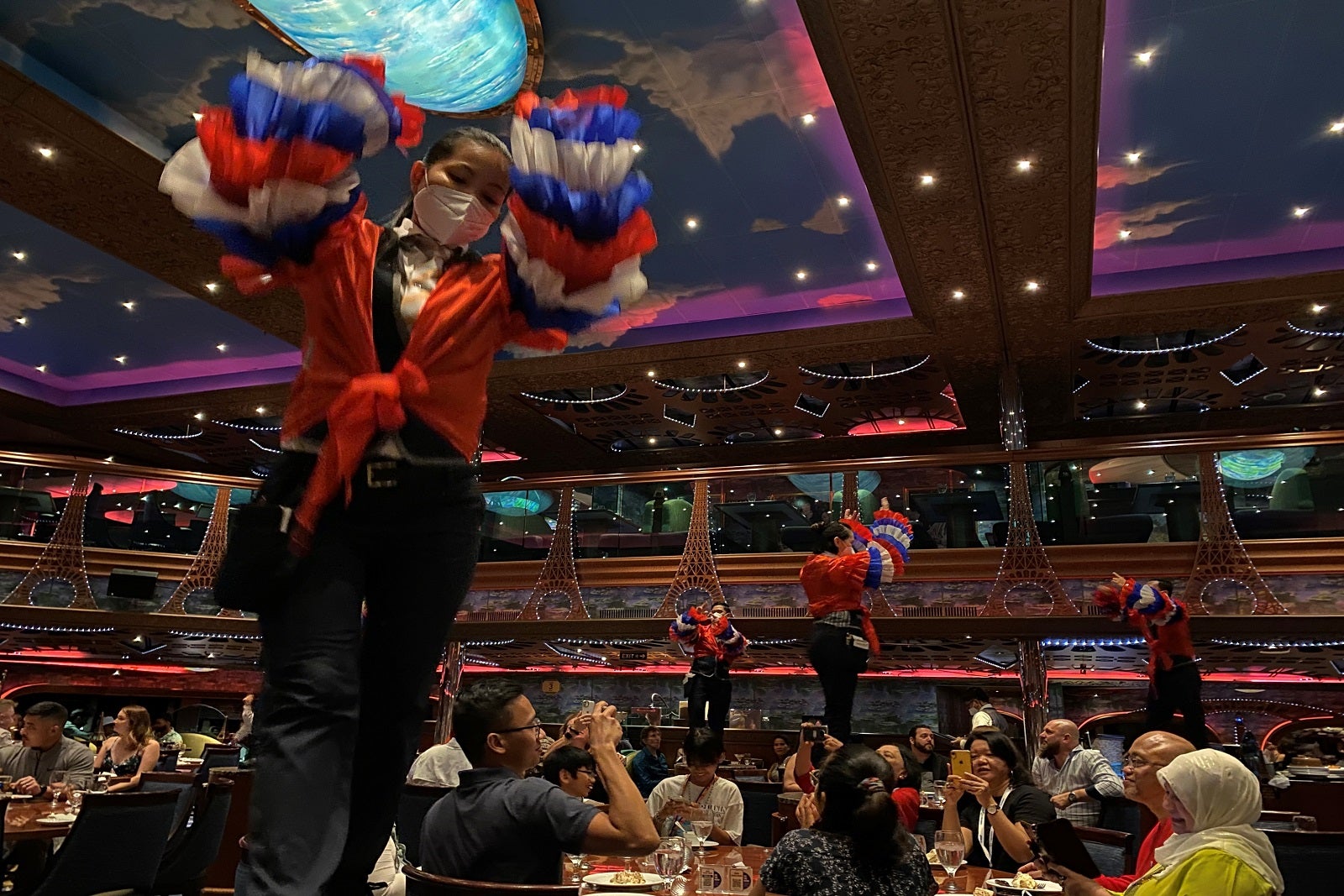 mardi gras cruise ship restaurants