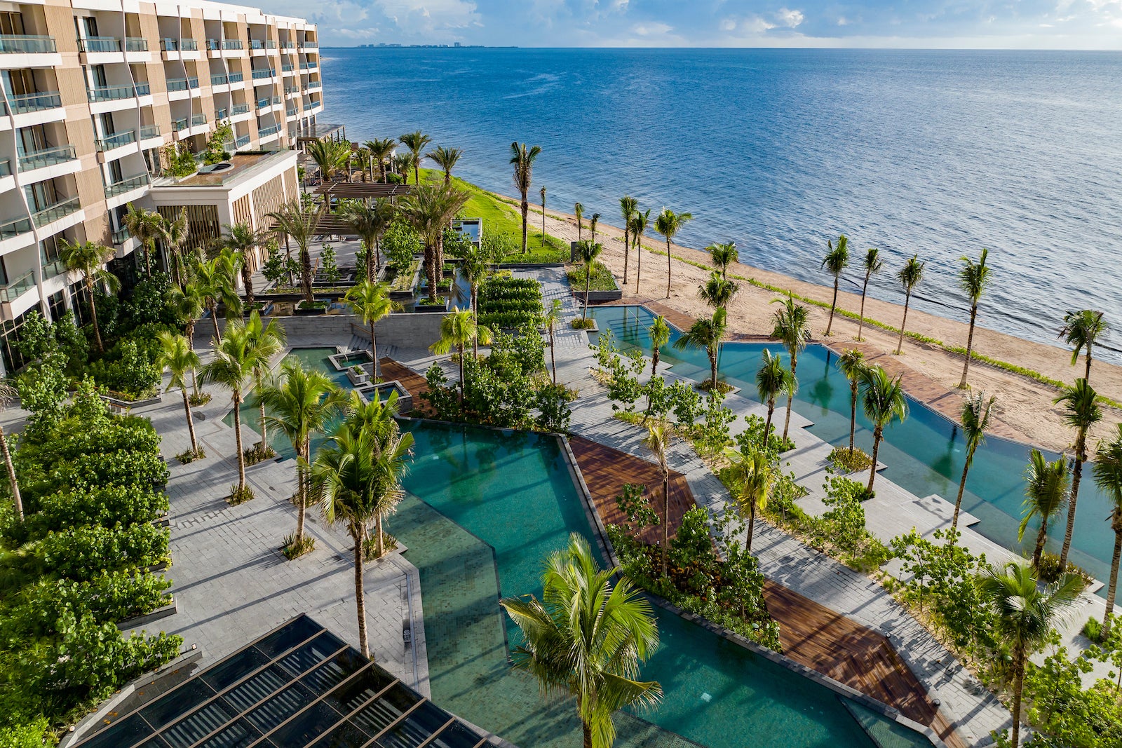 Waldorf Astoria just opened a shiny new resort in Cancun - The Points Guy