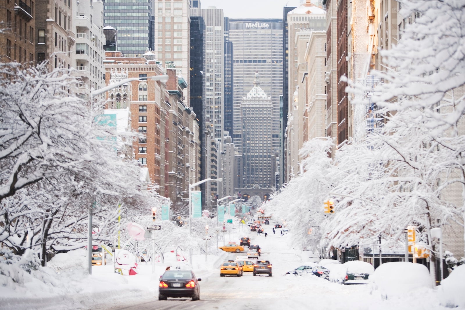 USA, New York City, Park Avenue in winter