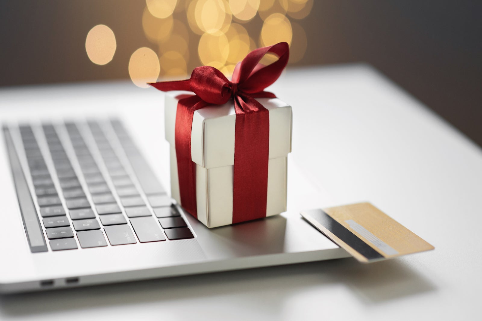 Give more, spend less with these holiday gift card deals - The Points Guy
