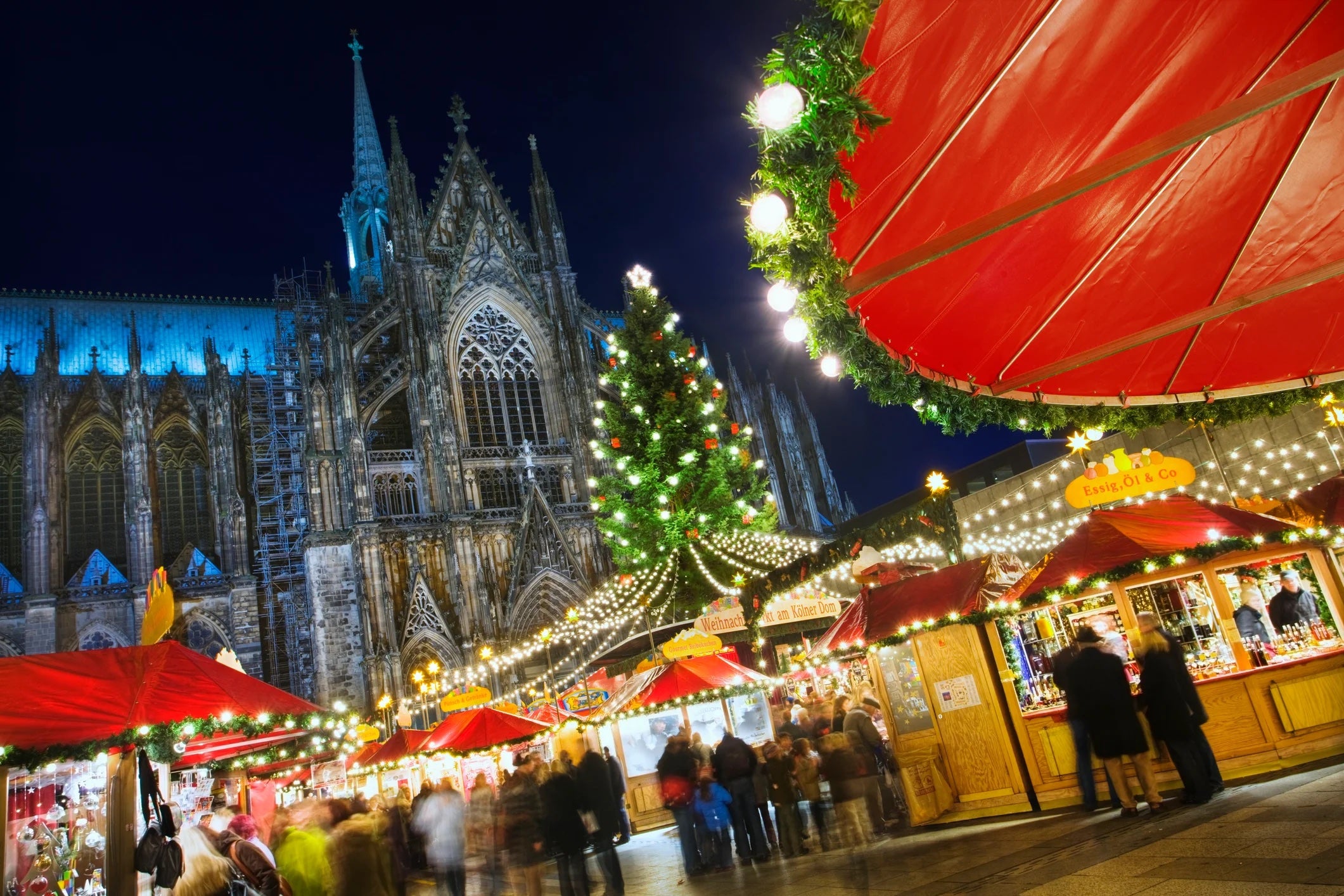 10 festive destinations for the holiday season