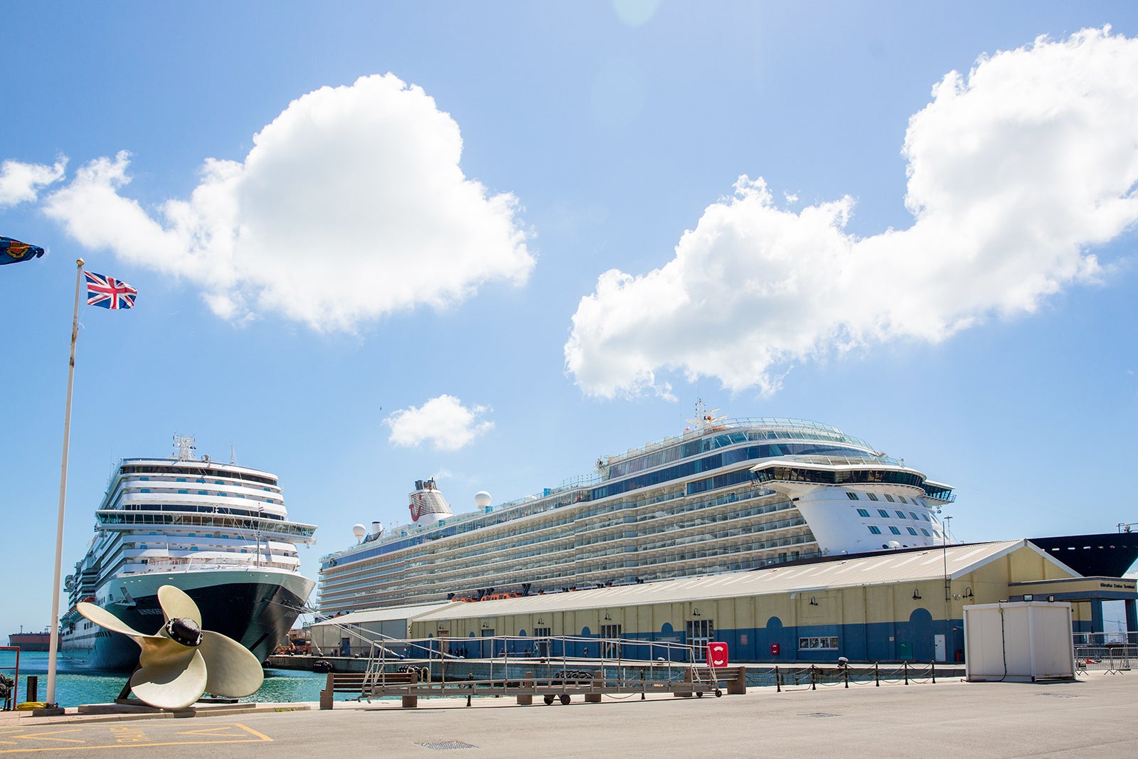 guy on cruise ship all alone