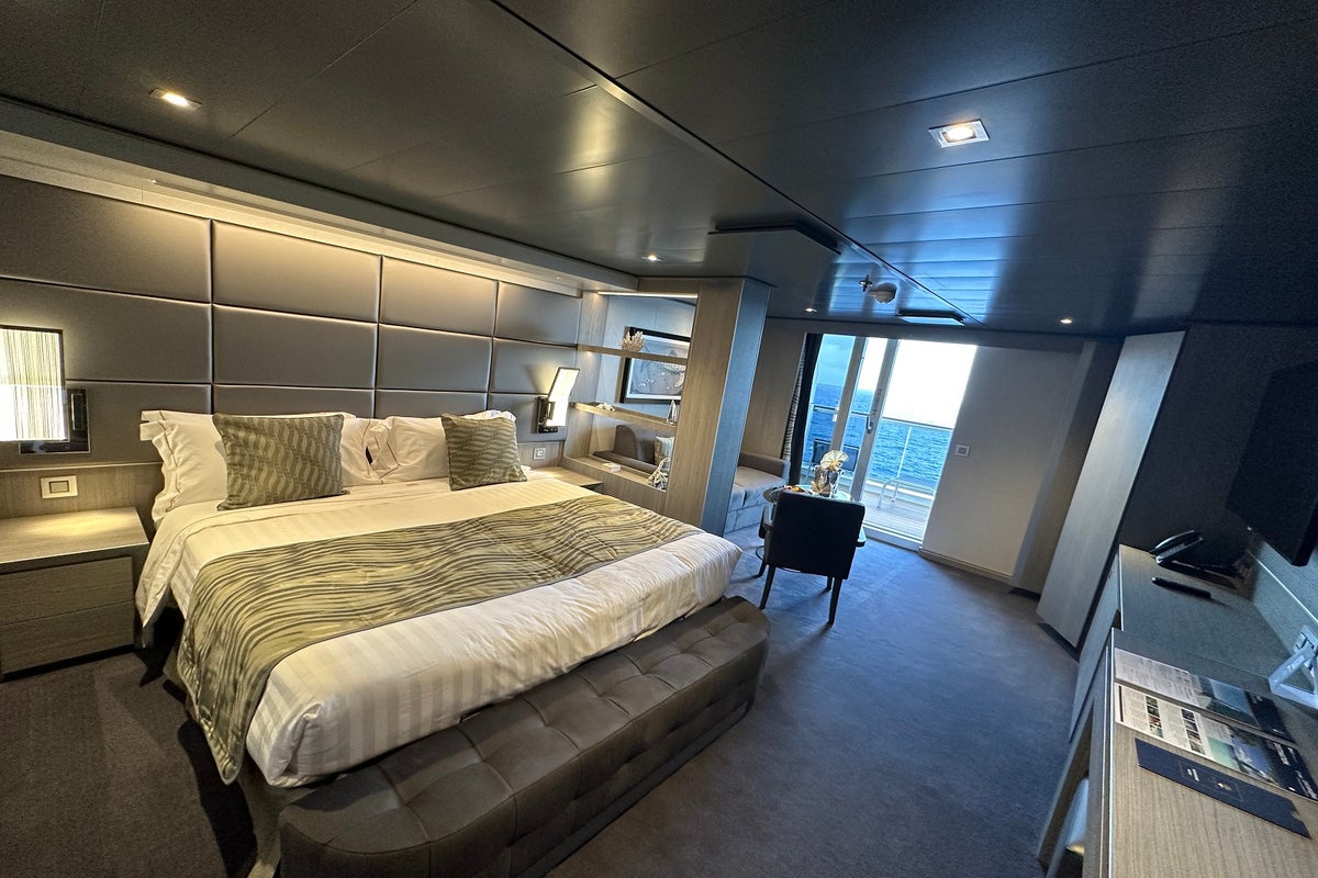 yacht club room msc