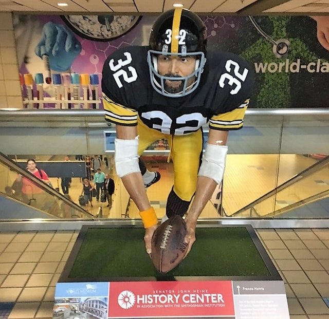 The airport's Pittsburgh Steeler Franco Harris statue is now an ...