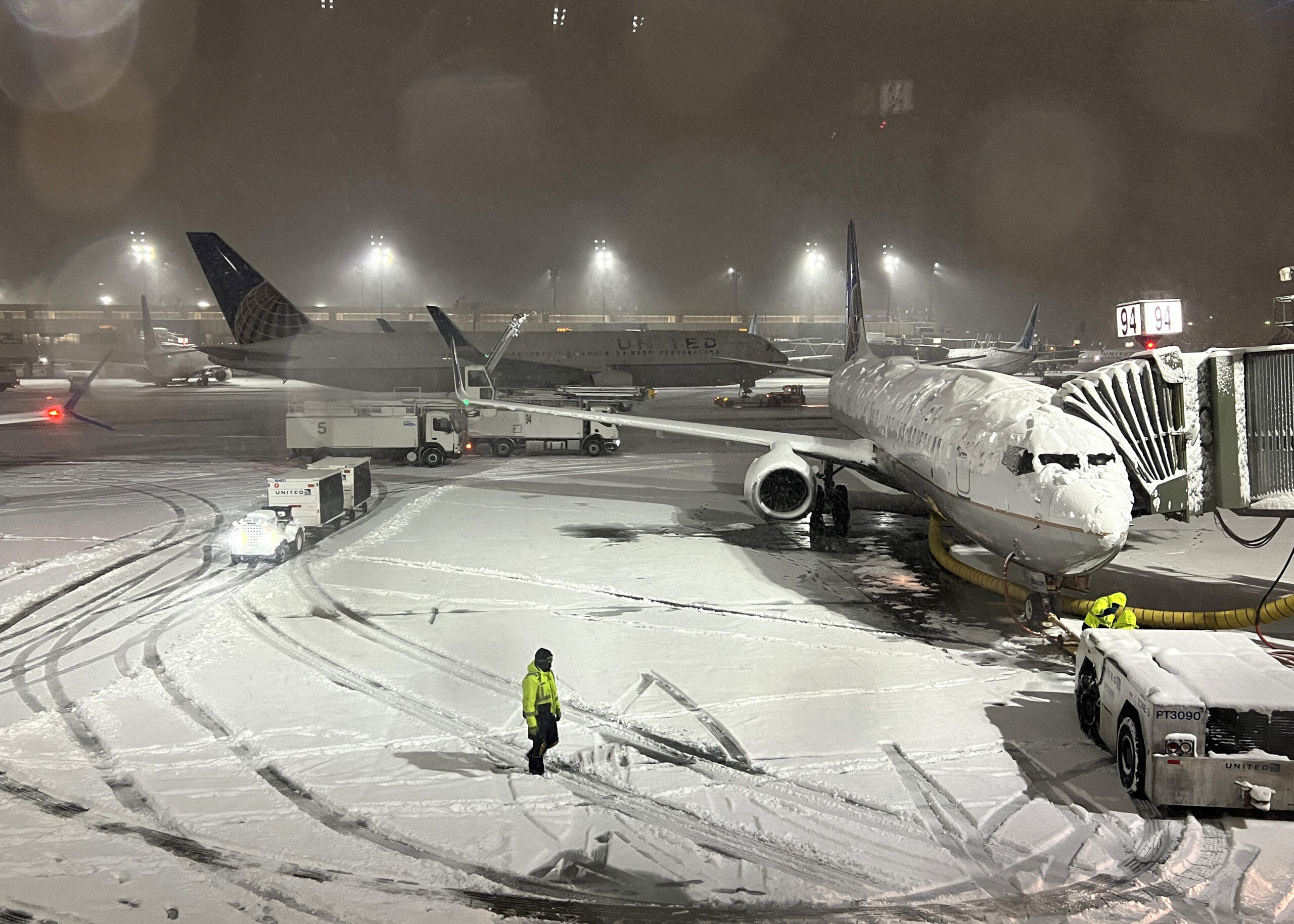 Airline waivers help travelers affected by Tuesday's winter weather
