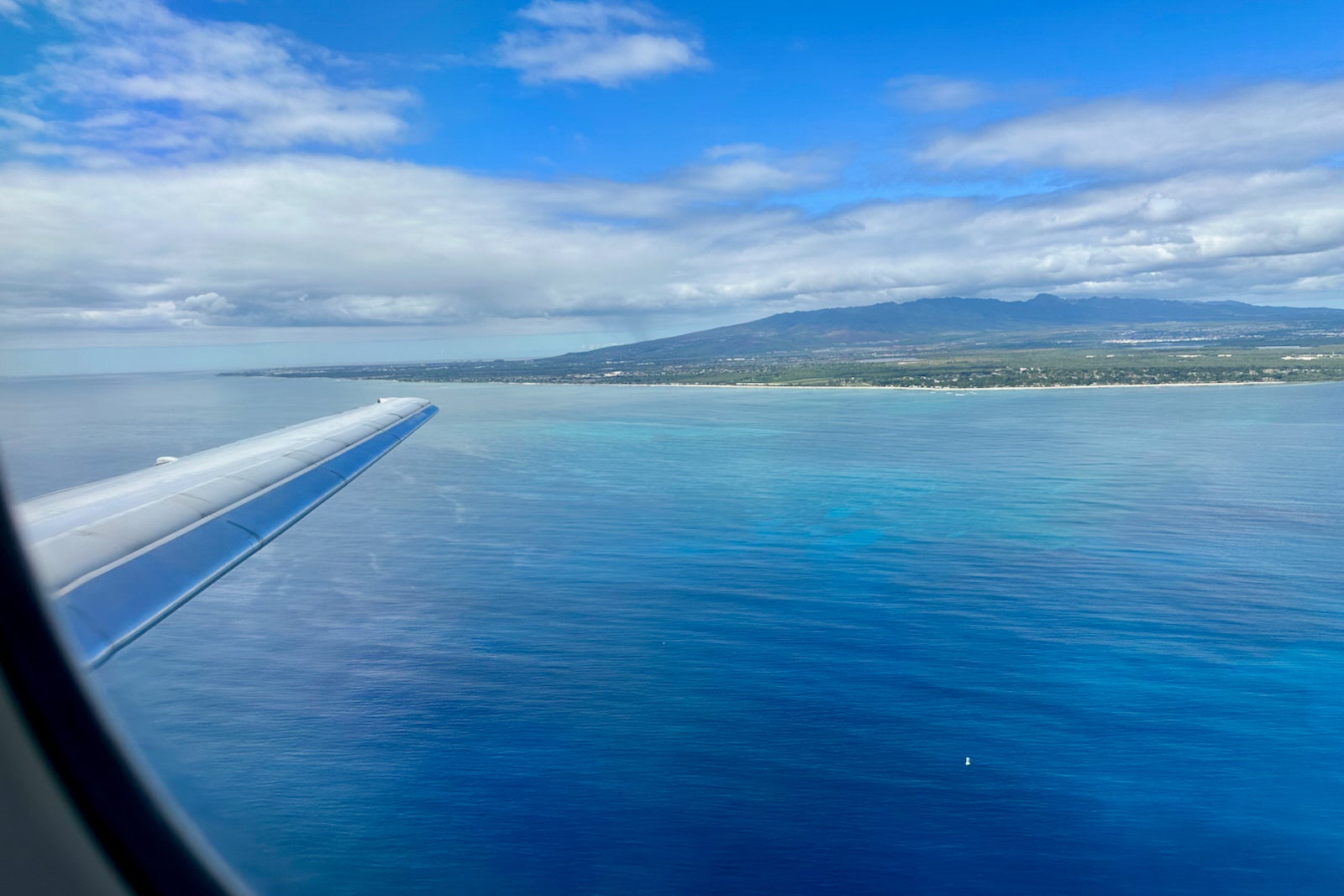 round trip flights to hawaii