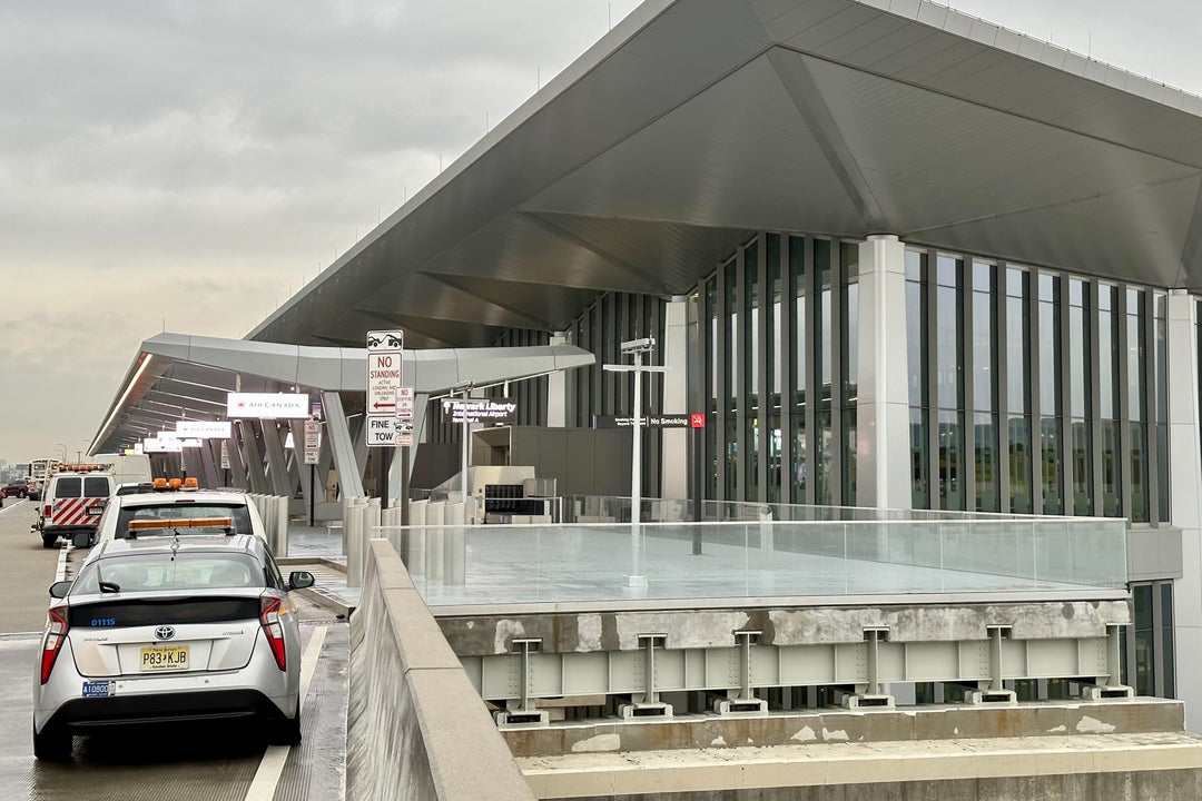 Newark’s stunning new Terminal A is now open, but with serious 1stday